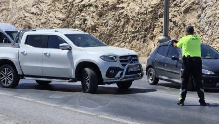Dilan Çıtak Polisin Üzerine Araba Sürdü!
